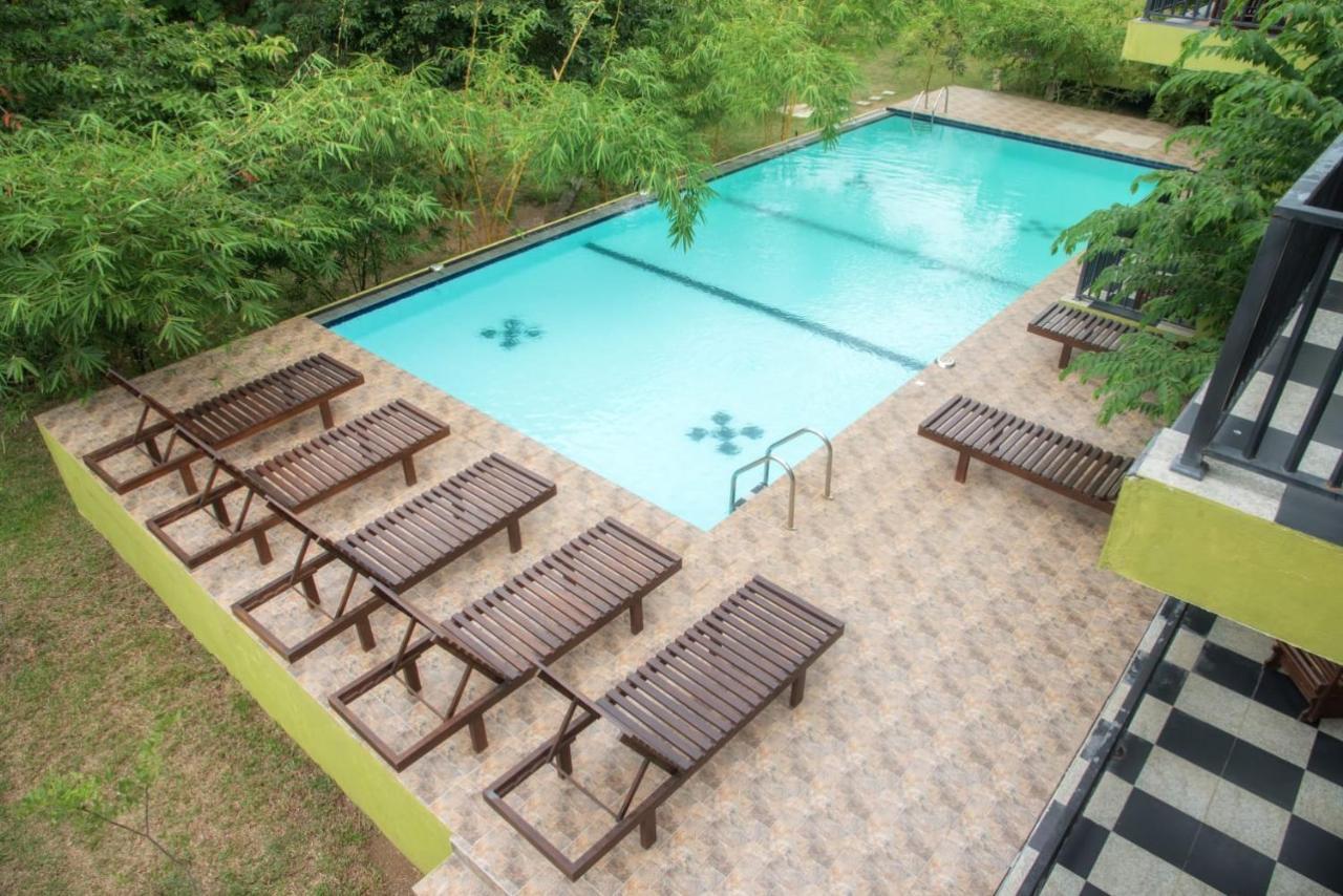 Hotel Golden Ray Dambulla Bagian luar foto