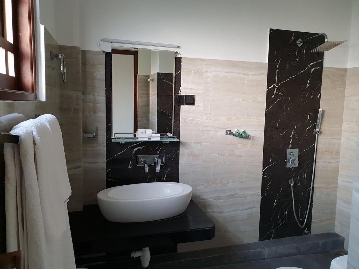 Hotel Golden Ray Dambulla Bagian luar foto