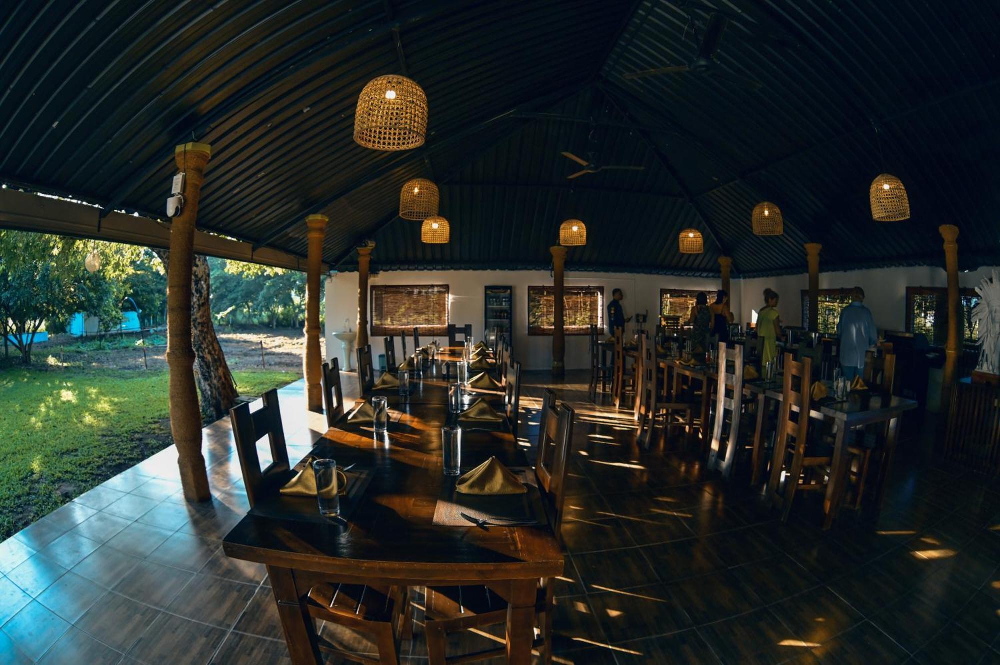 Hotel Golden Ray Dambulla Bagian luar foto