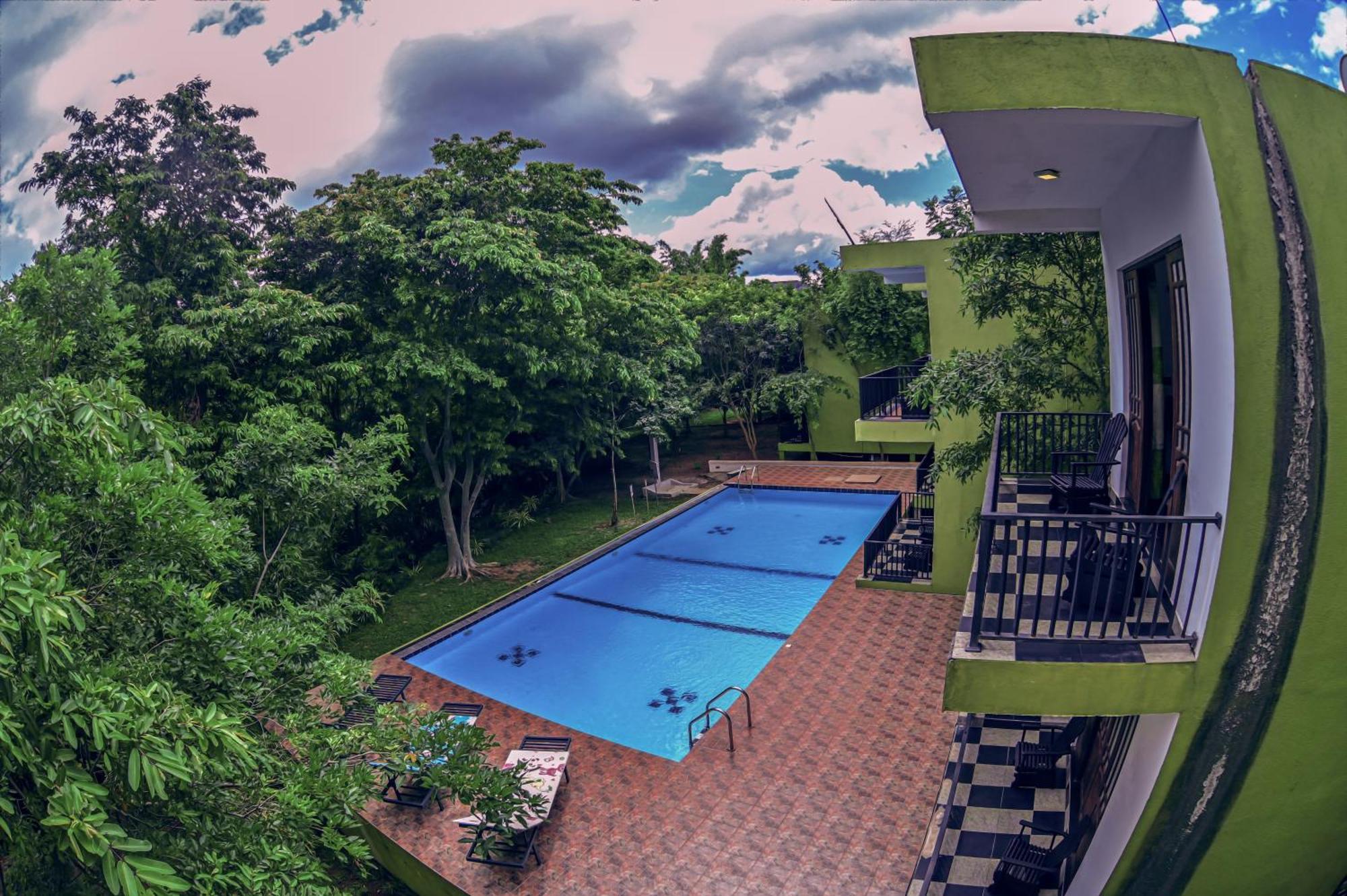 Hotel Golden Ray Dambulla Bagian luar foto