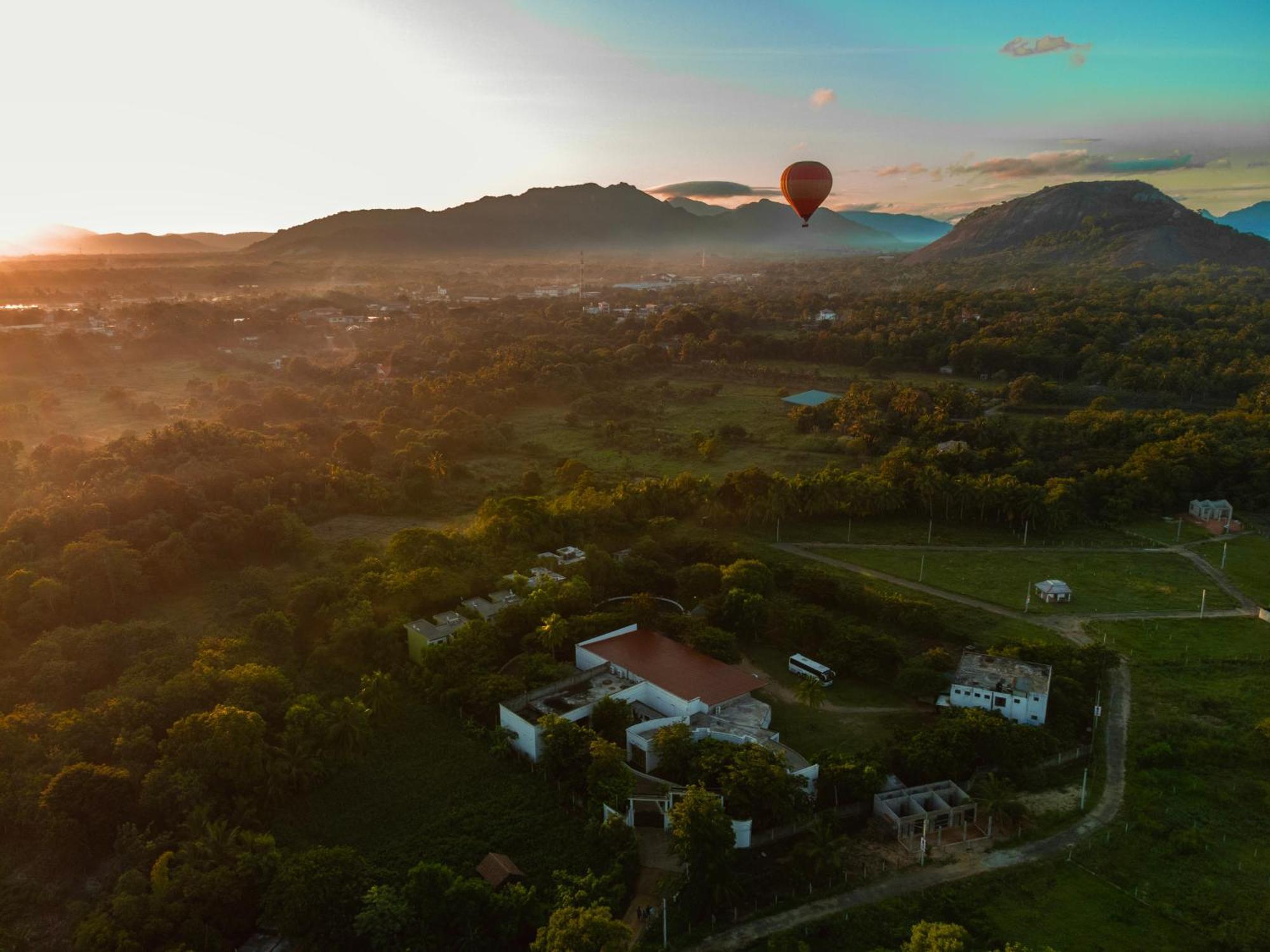 Hotel Golden Ray Dambulla Bagian luar foto